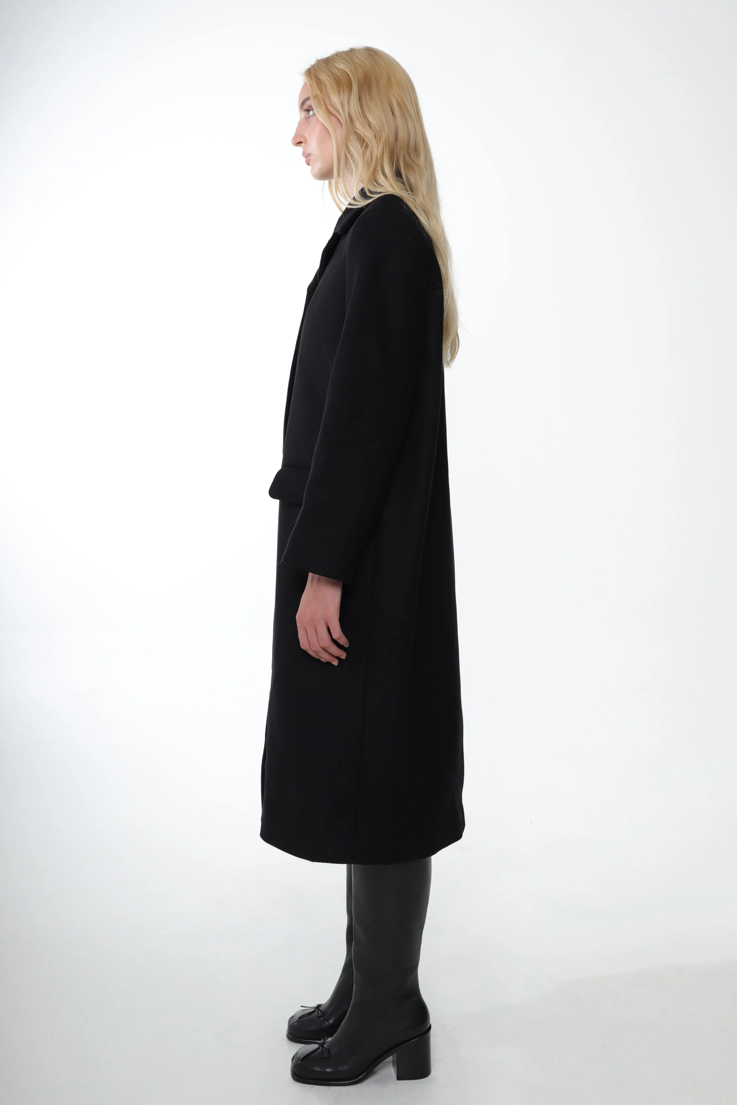 SOYA COAT IN BLACK