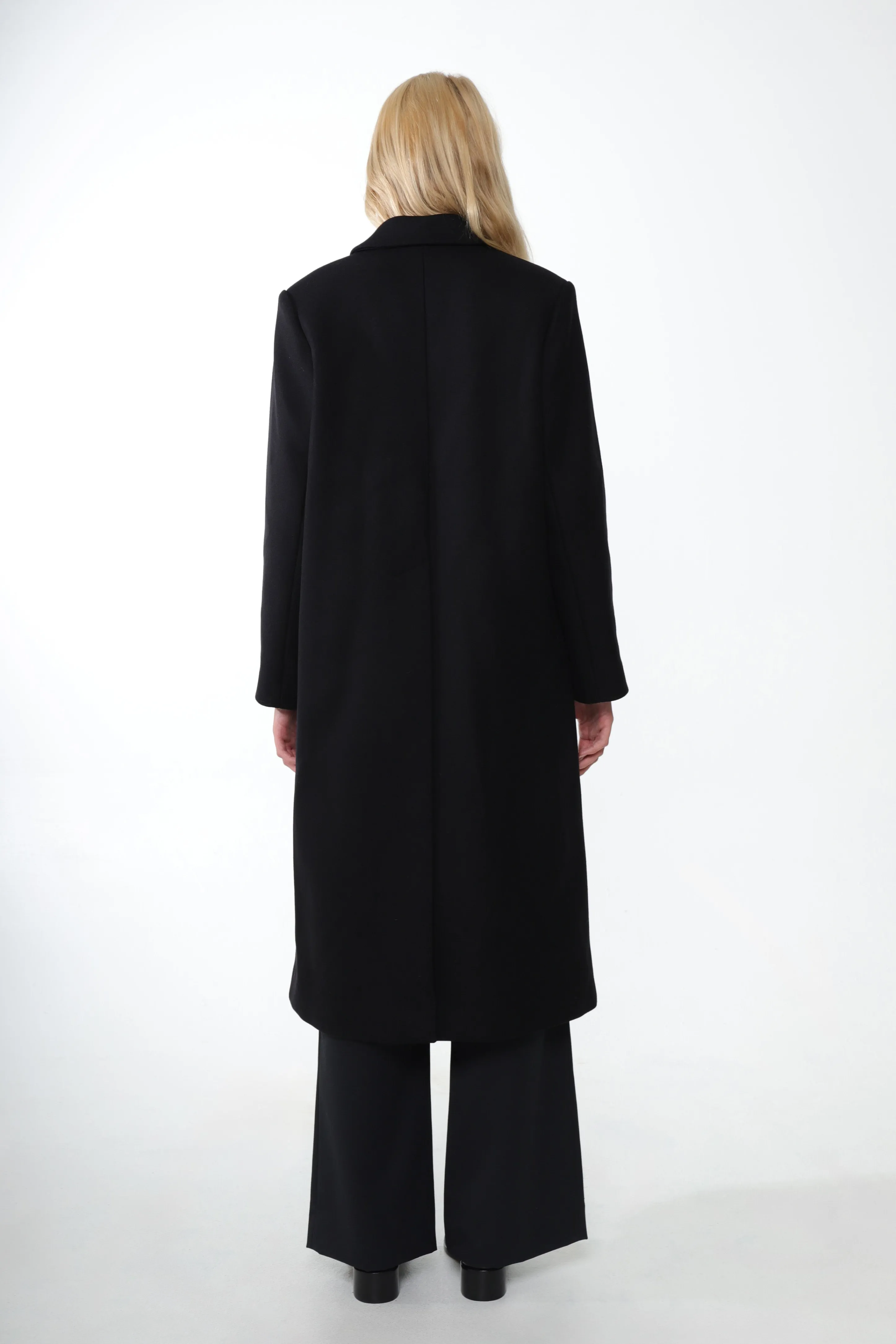 SOYA COAT IN BLACK