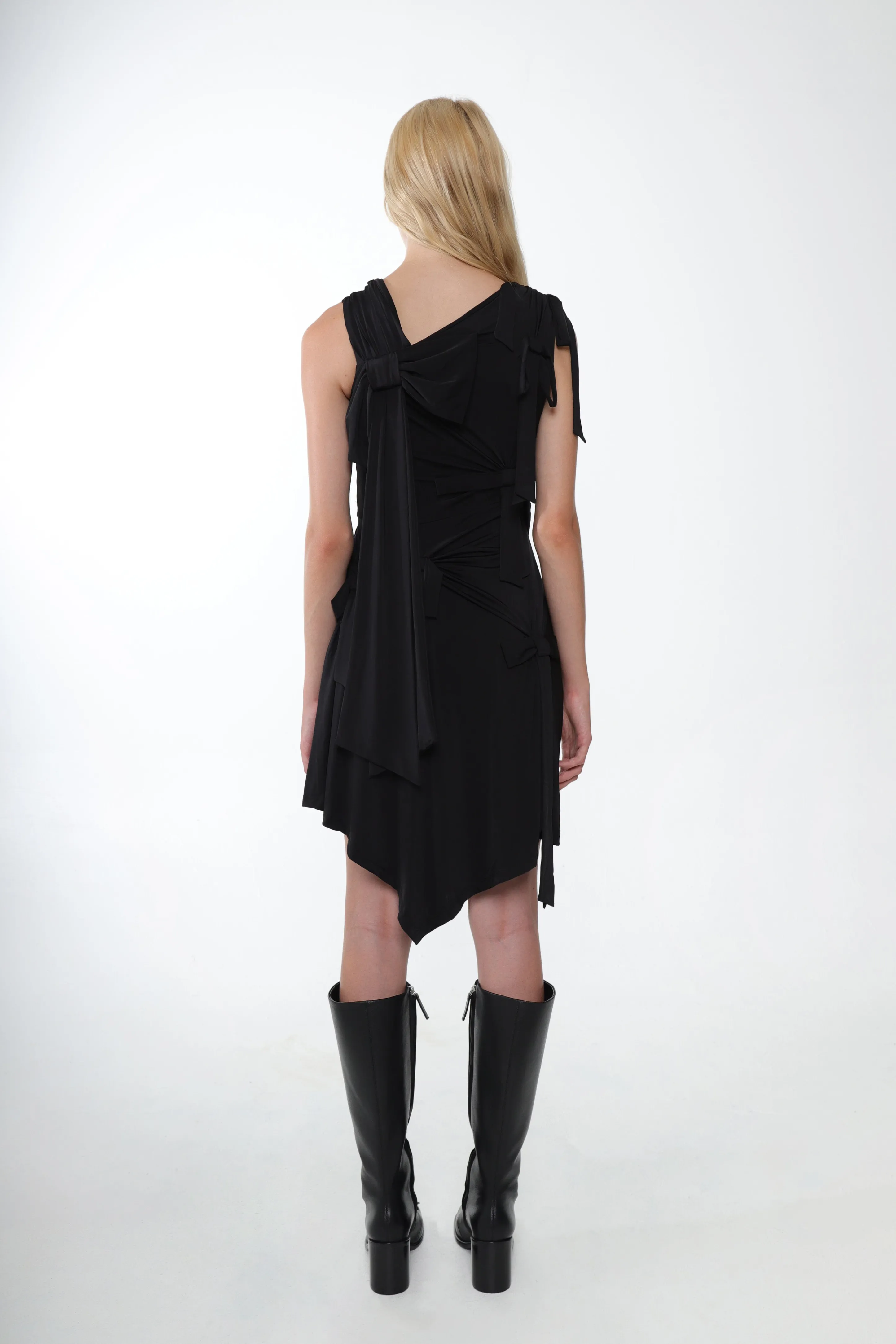 NABE DRESS IN BLACK