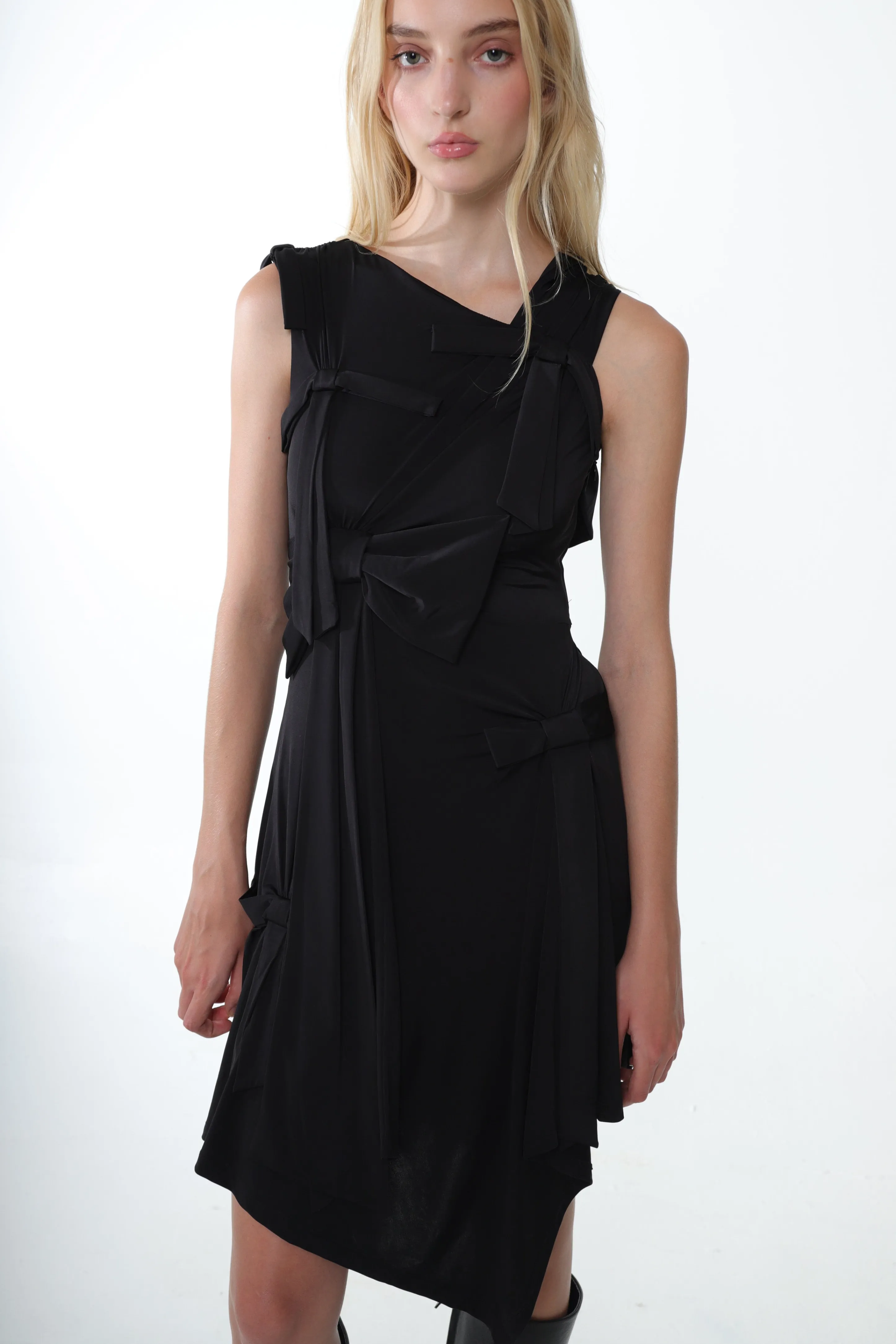 NABE DRESS IN BLACK