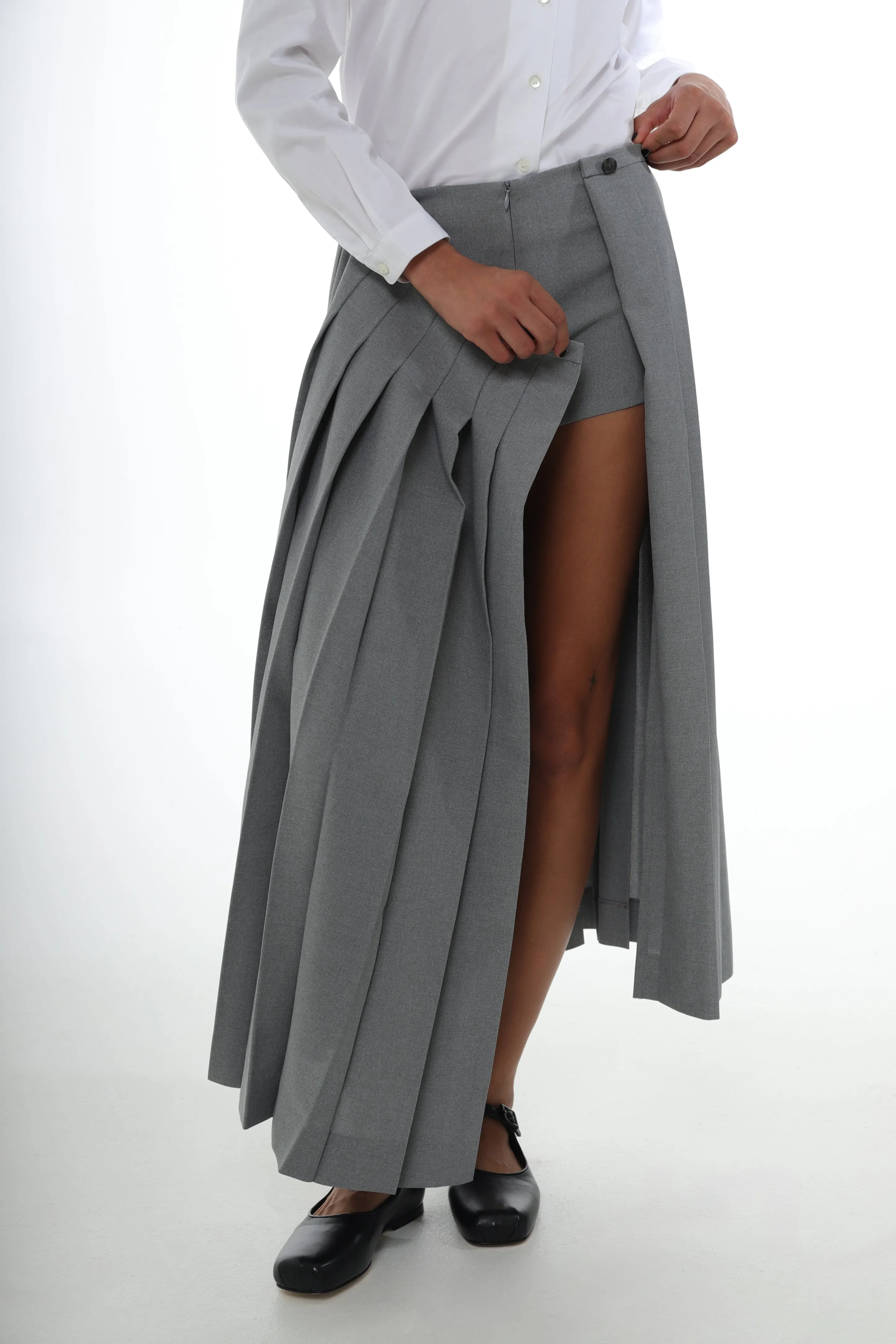 PRIVATE SKORT IN GREY
